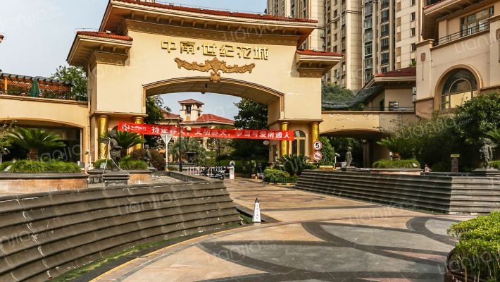 中南世纪花城一期外景图