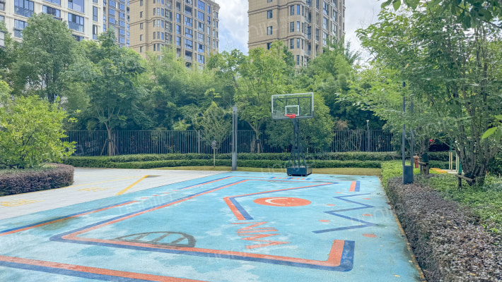 石榴·春江雲庐外景图