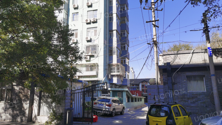 前半壁街35号院外景图