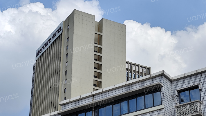 花都财富大厦外景图