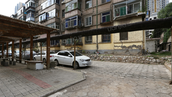 七一机械厂宿舍外景图