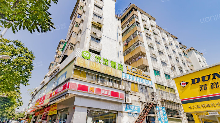 源泉广场外景图