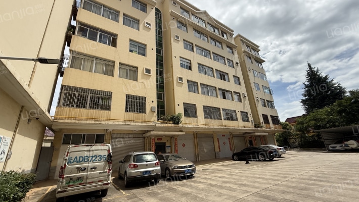 石龙路1159号外景图