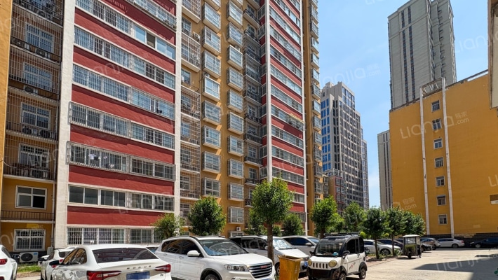 文明绿城小区外景图