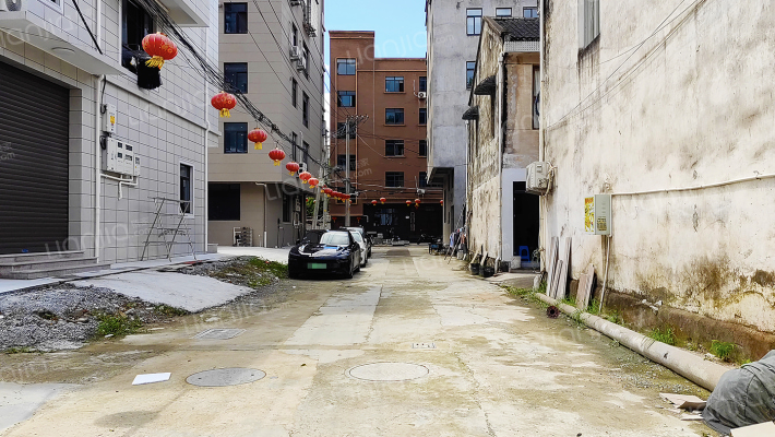 长山山前村外景图