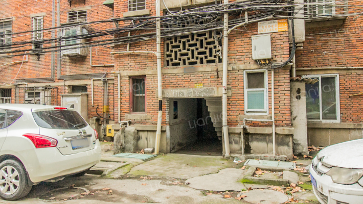 电视机厂家属院外景图