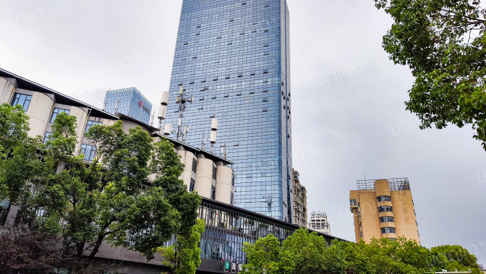 丽江龙城外景图