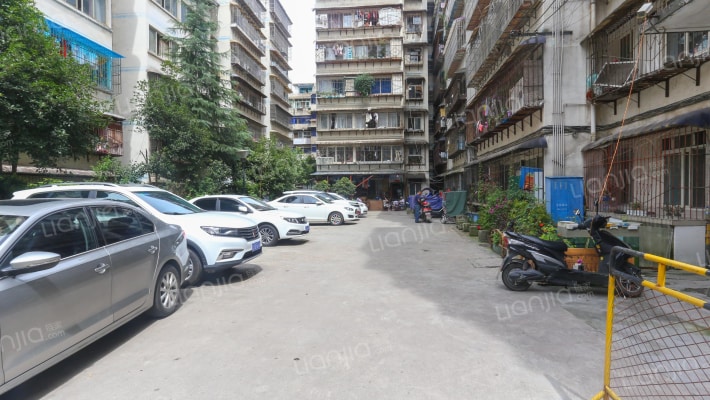 朝阳洞石油小区外景图