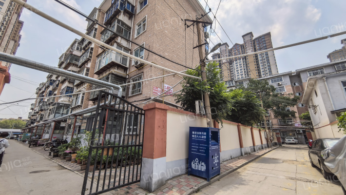 运河桥小区外景图