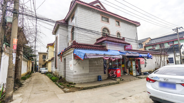 灵岩花园别墅外景图