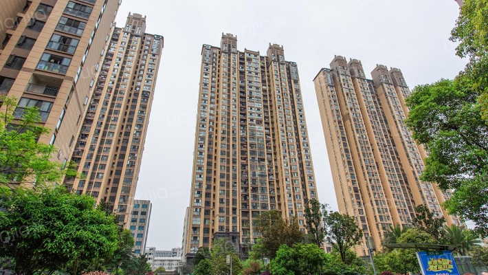 荣盛花语馨苑外景图