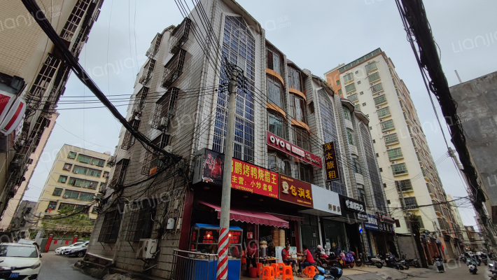 山高村285号外景图