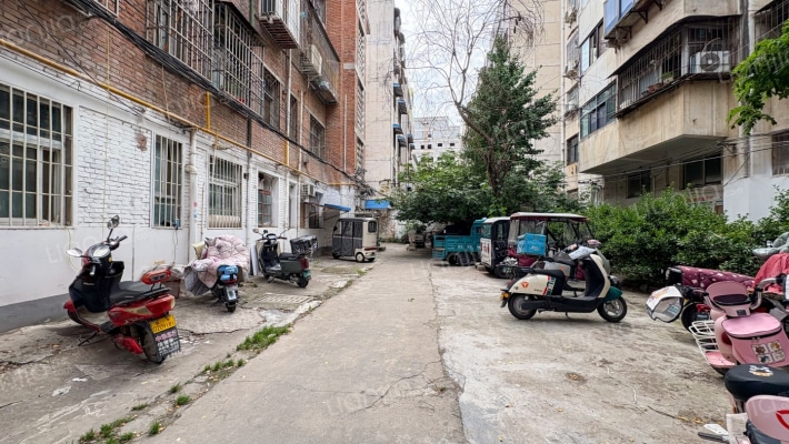 十中家属院外景图