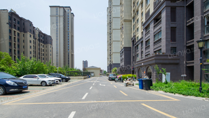 句容城西商品博览中心外景图