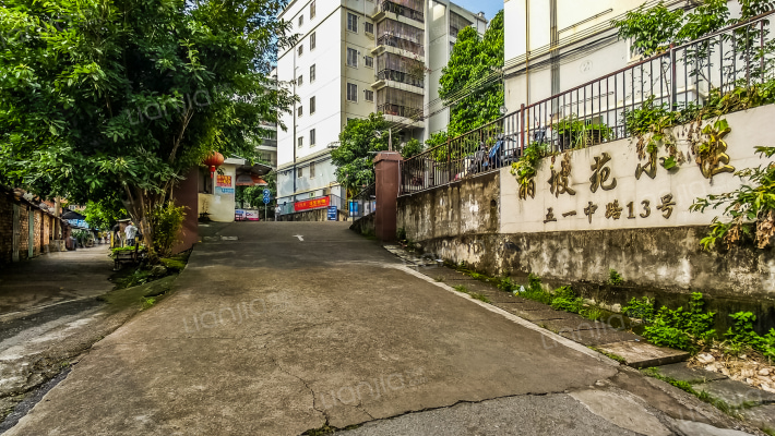 丽坡苑小区外景图