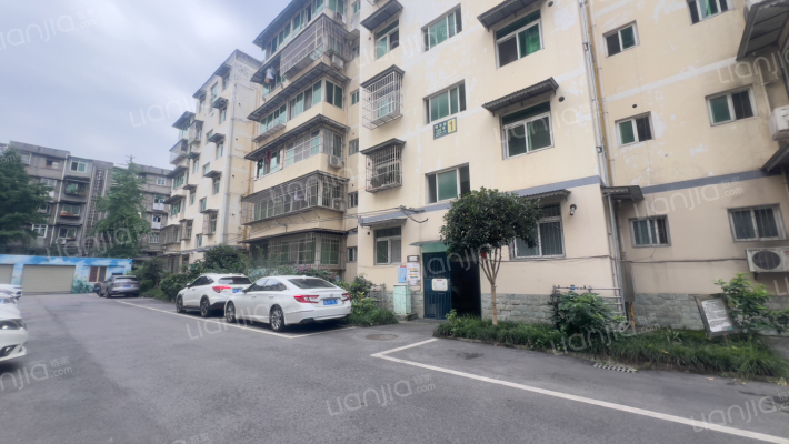 阿坝气象局家属院外景图