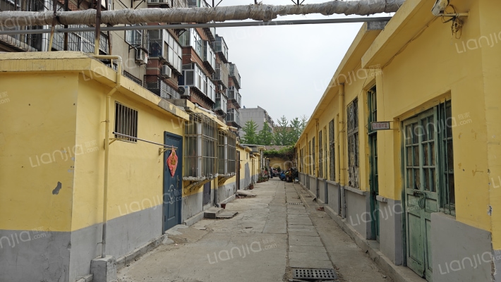 南关中学教职工宿舍外景图