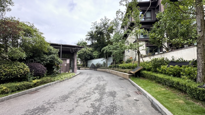 华远春风度外景图