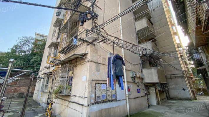 开宇宿舍外景图