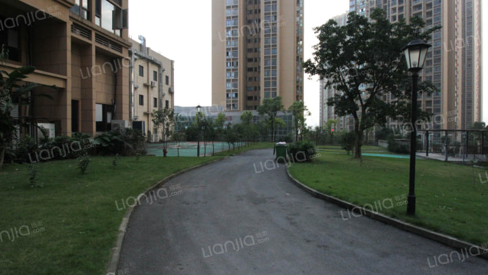 首成鼎尚名都外景图