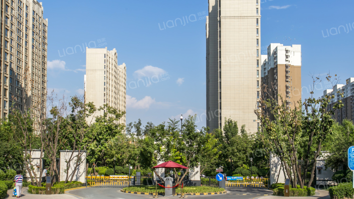 鸿坤理想城曦望山外景图