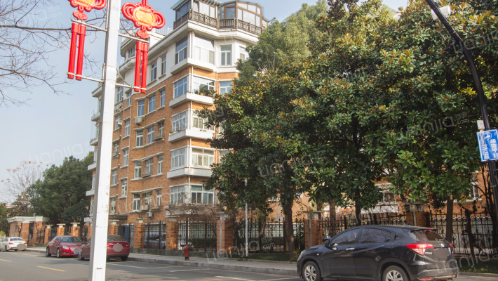 雪峰西路外景图