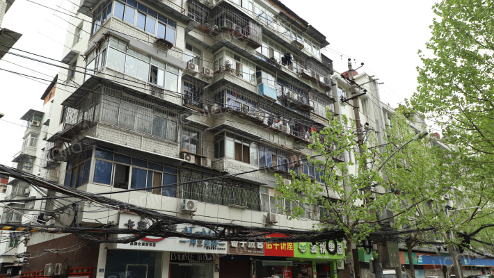 巡回街132号外景图