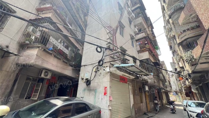 东方西下六巷外景图