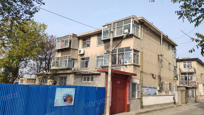 蓬莱工商行家属楼外景图