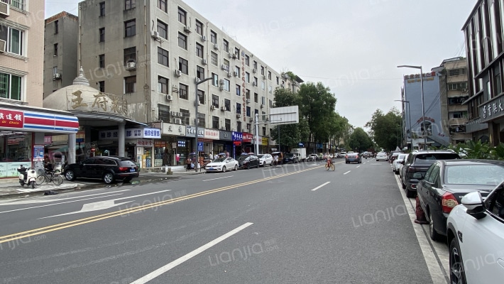 蓄联家苑外景图