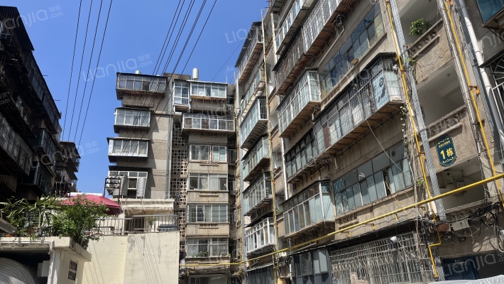 纺织品公司宿舍外景图