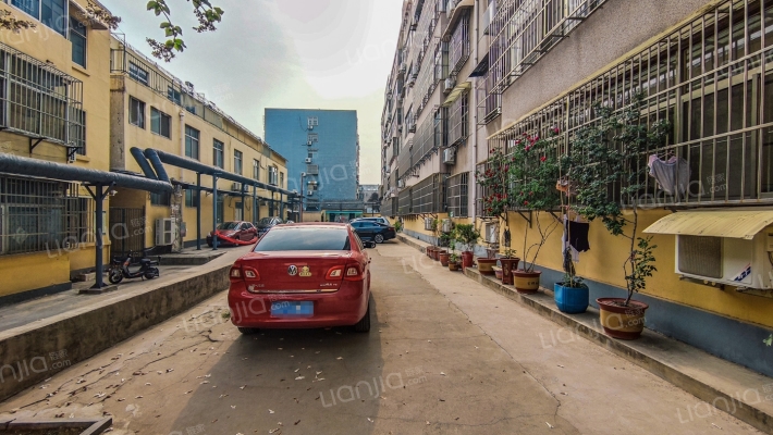 中医二院宿舍外景图