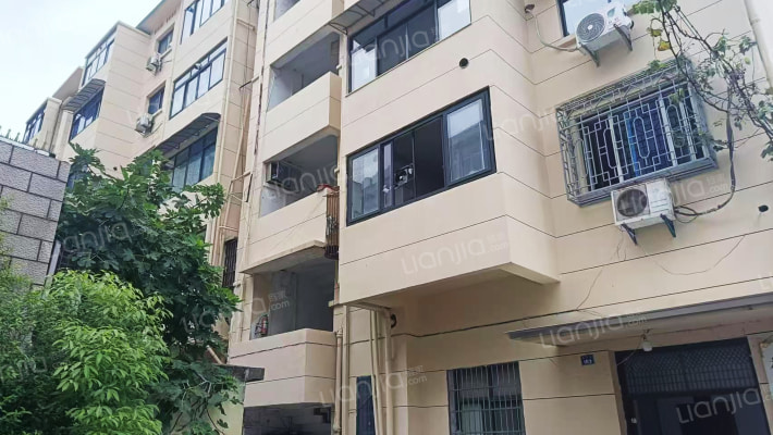 蚕种场宿舍外景图