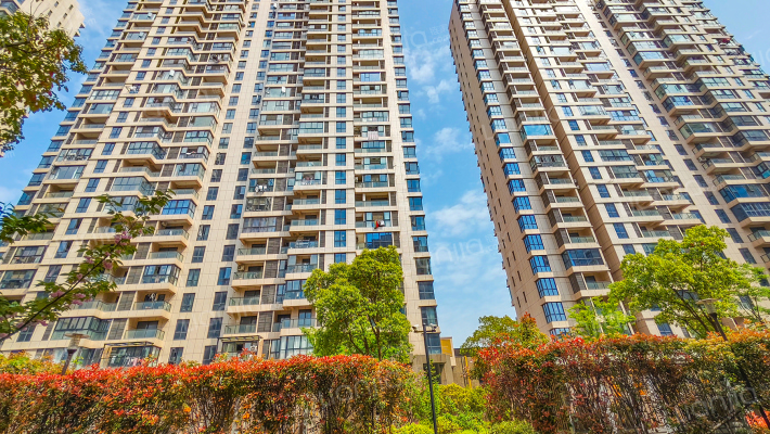 龙润中港名都外景图