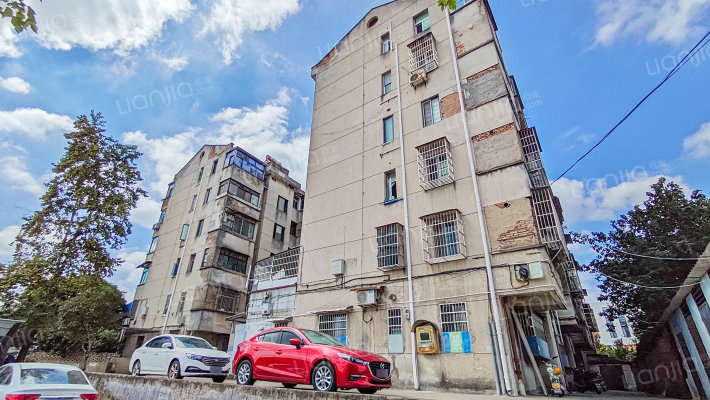 城南路三踏步外景图