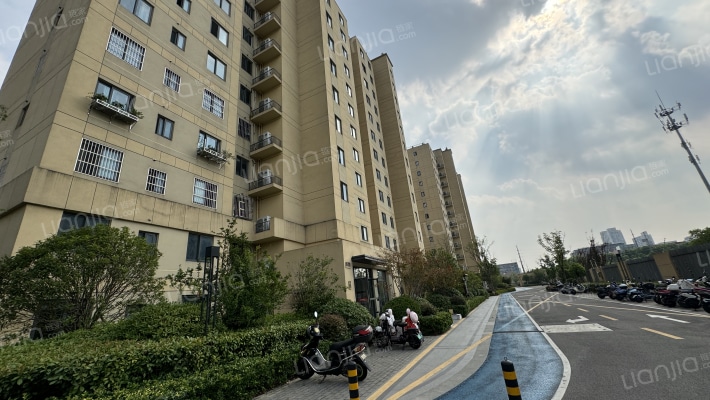 中梁泊景庭外景图