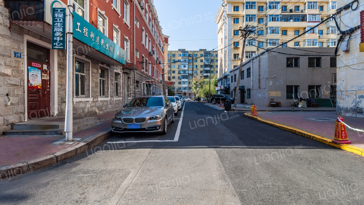 经纬十二道街外景图