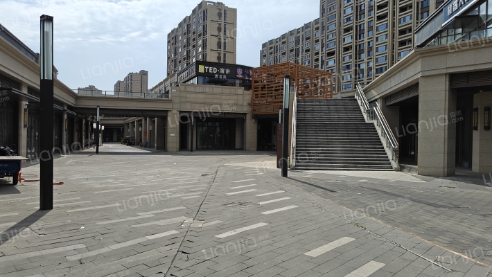 珑湾商业广场外景图