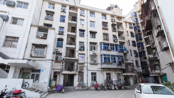 邮电大楼宿舍外景图