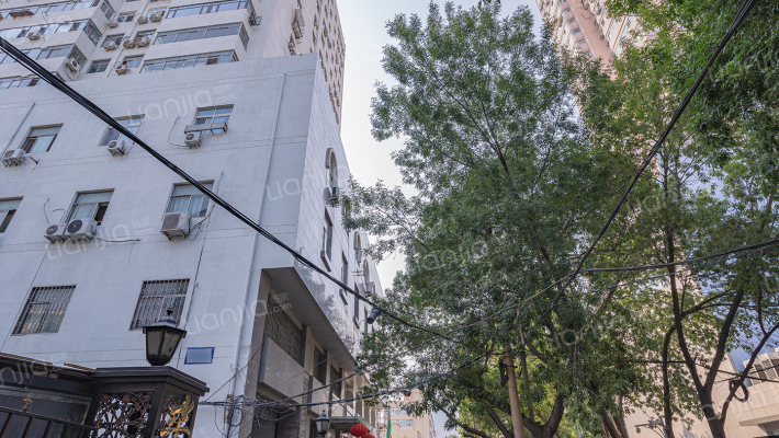 华都大厦外景图