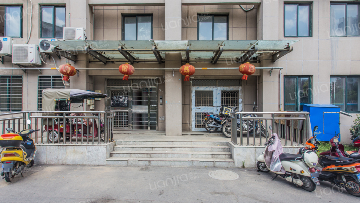 水岸车影外景图