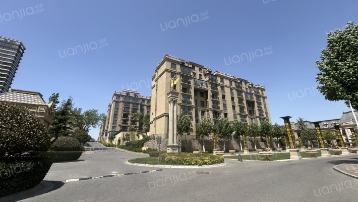 新兴中心城外景图