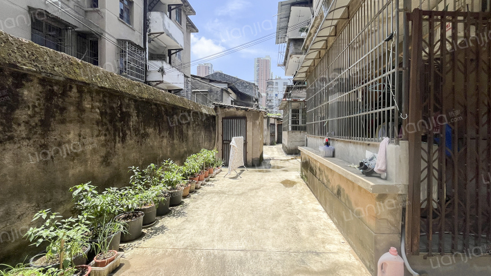 水利局宿舍外景图