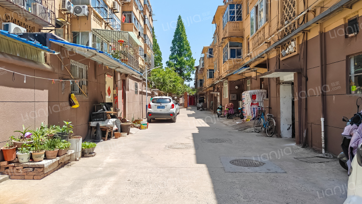 矿二院南宿舍外景图