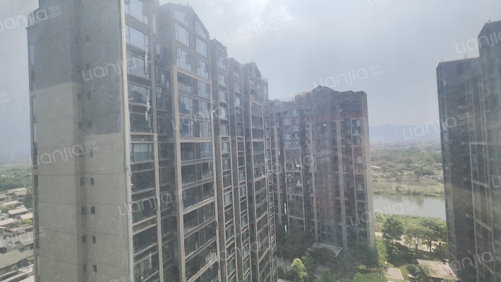 中国会馆鎏金水榭外景图