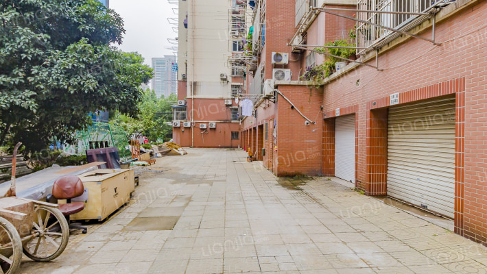 新城市广场外景图