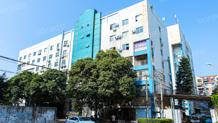 万项商务中心外景图