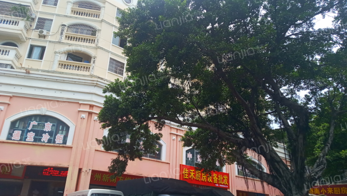 博爱商城外景图