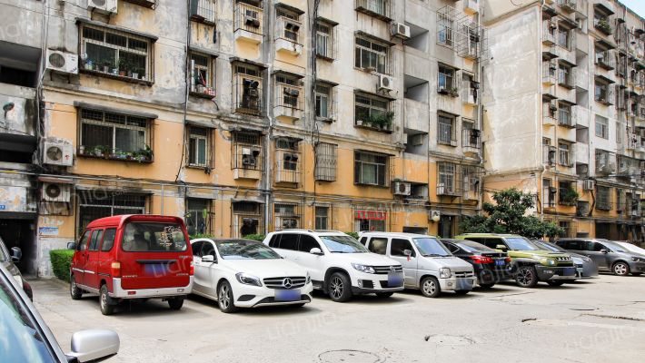 卧龙山庄外景图