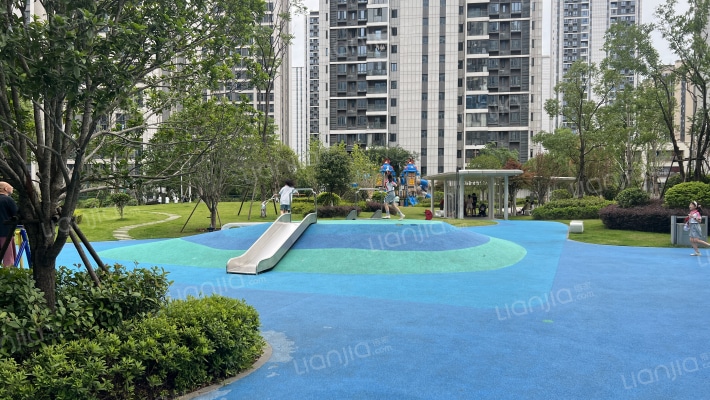 清控尖山湖外景图